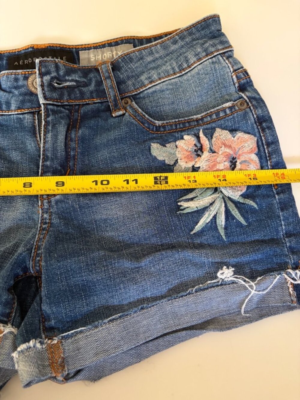 Aeropostale Shorty Ladies Floral Embroidered Distressed Denim Shorts Size 0 Blue - Picture 11 of 11